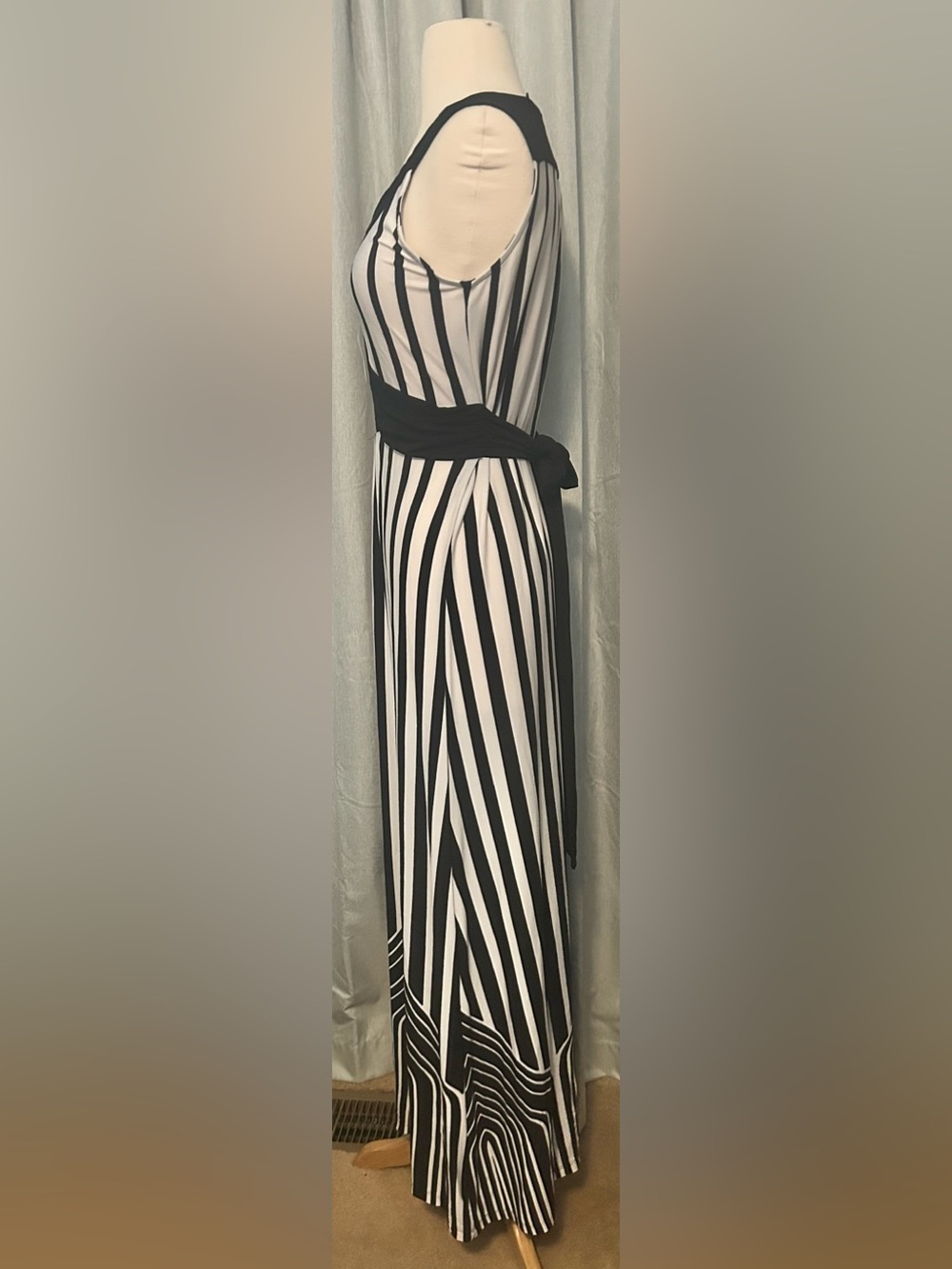 new directions Black and White Vertical Stripe V‑Neck Maxi Dress - Picture 2 of 7